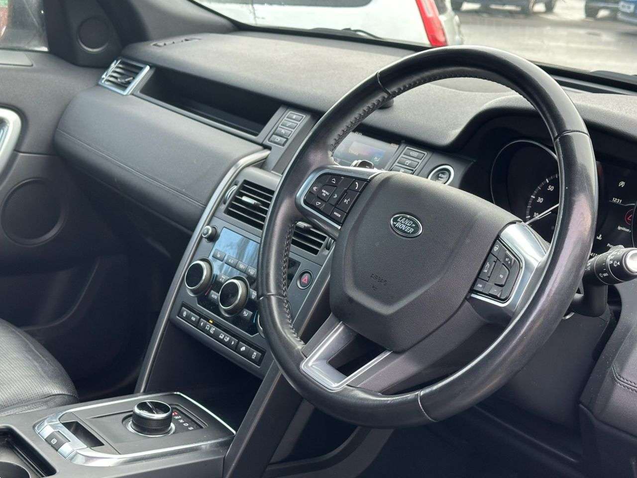 A 2018 LAND ROVER DISCOVERY SPORT 2.0 TD4 Landmark SUV 5dr Diesel Auto 4WD Euro 6 (s/s) (180 ps) A 2018 LAND ROVER DISCOVERY SPORT 2.0 TD4 Landmark SUV 5dr Diesel Auto 4WD Euro 6 (s/s) (180 ps)