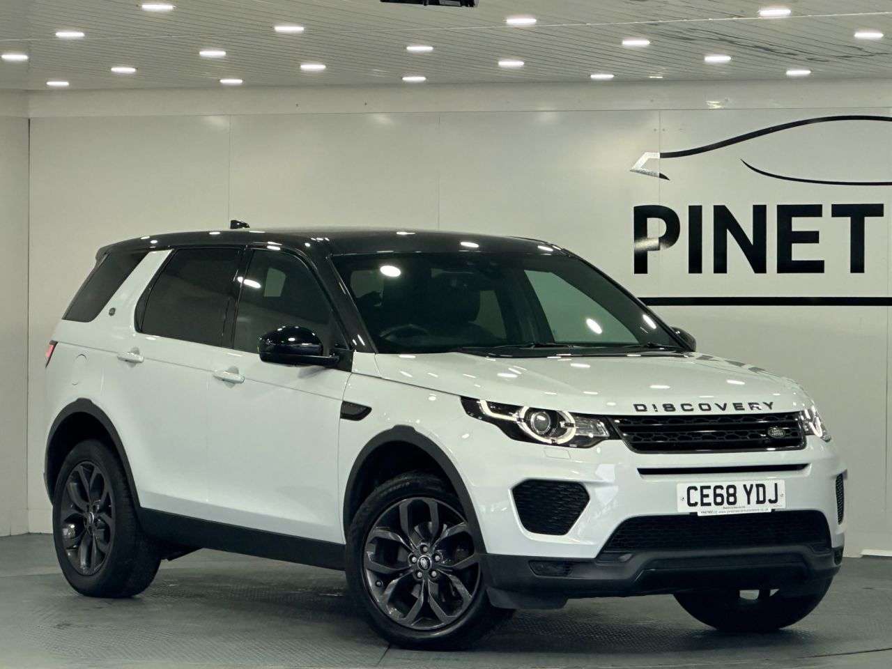 A 2018 LAND ROVER DISCOVERY SPORT 2.0 TD4 Landmark SUV 5dr Diesel Auto 4WD Euro 6 (s/s) (180 ps) A 2018 LAND ROVER DISCOVERY SPORT 2.0 TD4 Landmark SUV 5dr Diesel Auto 4WD Euro 6 (s/s) (180 ps)