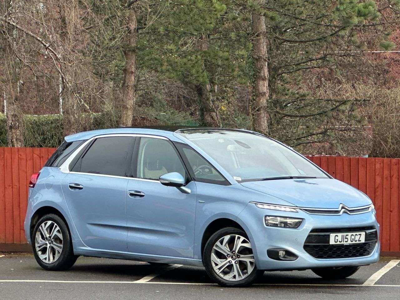 A 2015 CITROEN C4 PICASSO 1.6 e-HDi Exclusive+ MPV 5dr Diesel ETG6 Euro 5 (s/s) (115 ps) A 2015 CITROEN C4 PICASSO 1.6 e-HDi Exclusive+ MPV 5dr Diesel ETG6 Euro 5 (s/s) (115 ps)