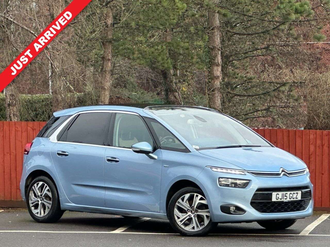 A 2015 CITROEN C4 PICASSO 1.6 e-HDi Exclusive+ MPV 5dr Diesel ETG6 Euro 5 (s/s) (115 ps) A 2015 CITROEN C4 PICASSO 1.6 e-HDi Exclusive+ MPV 5dr Diesel ETG6 Euro 5 (s/s) (115 ps)