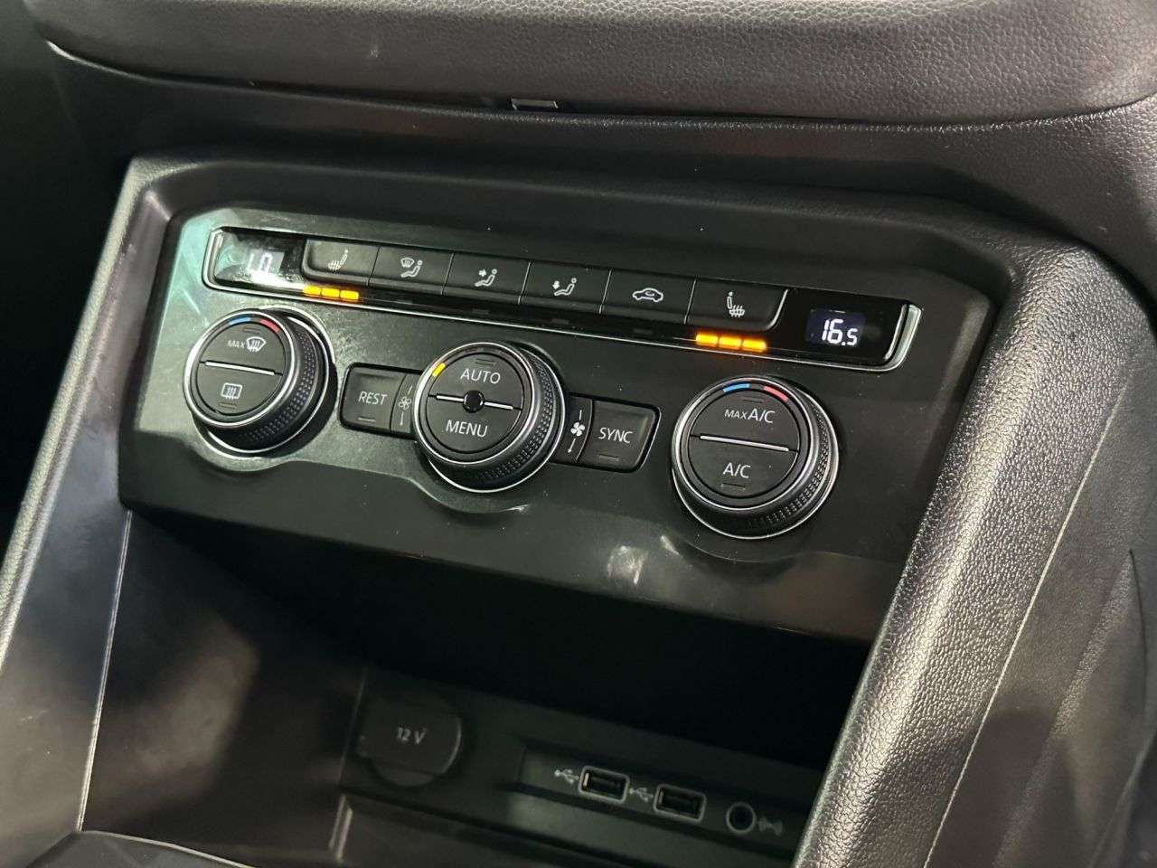 2018 VOLKSWAGEN TIGUAN 2018 VOLKSWAGEN TIGUAN