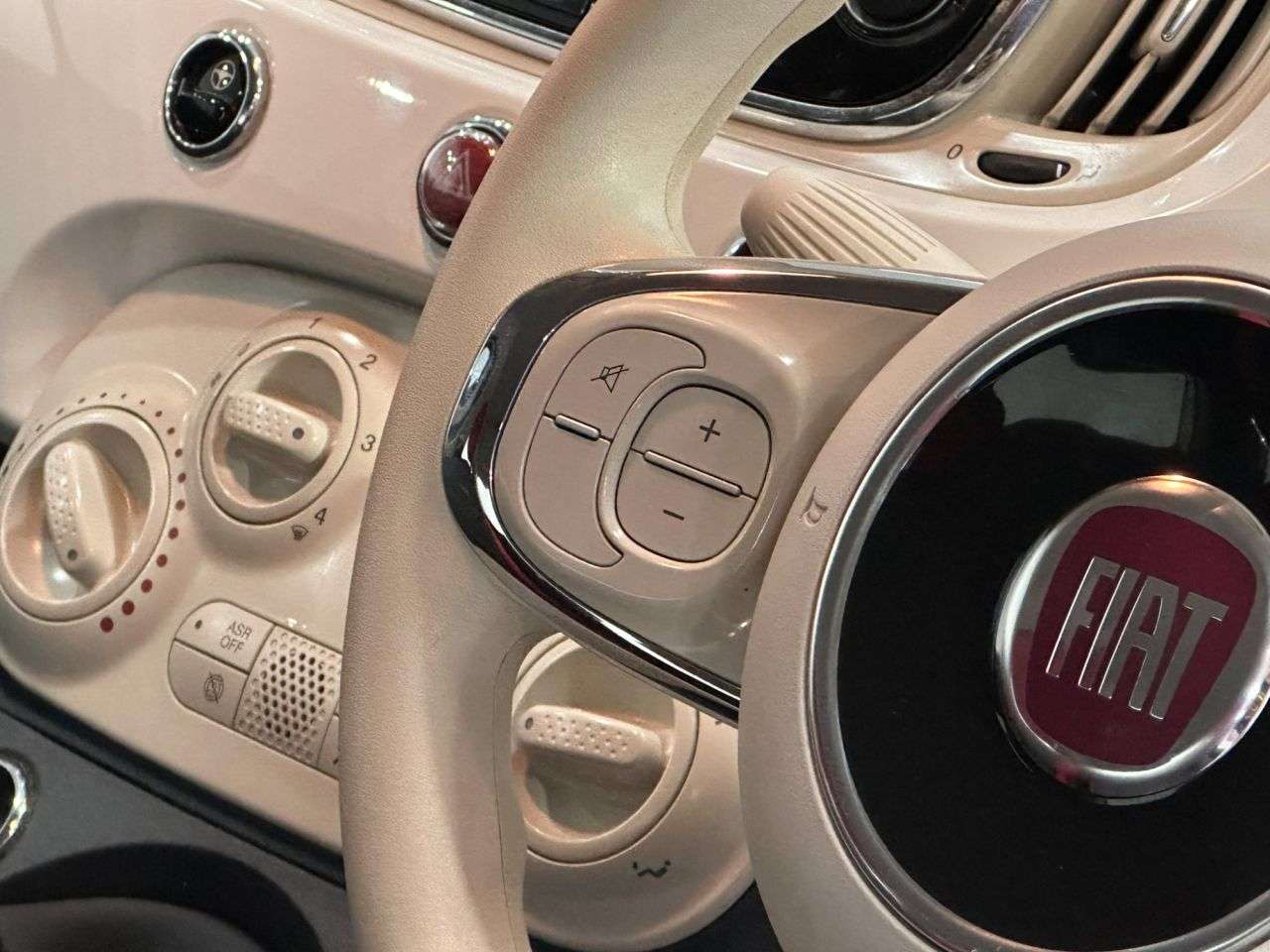 2018 FIAT 500 2018 FIAT 500