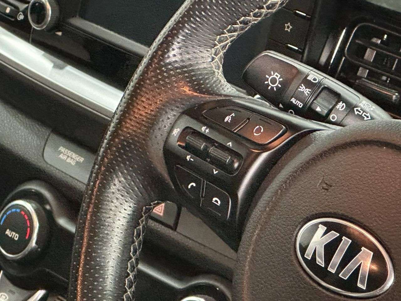 2018 KIA STONIC 2018 KIA STONIC