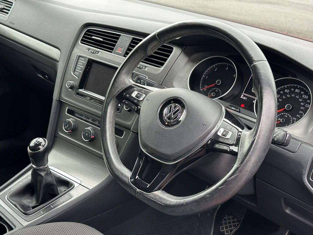 A 2013 VOLKSWAGEN GOLF 1.6 TDI BlueMotion Tech SE Hatchback 5dr Diesel Manual Euro 5 (s/s) (105 ps A 2013 VOLKSWAGEN GOLF 1.6 TDI BlueMotion Tech SE Hatchback 5dr Diesel Manual Euro 5 (s/s) (105 ps