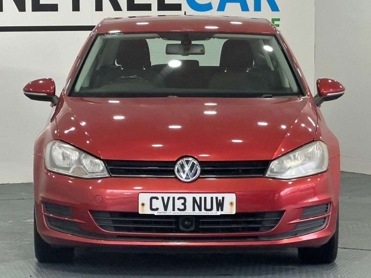 A 2013 VOLKSWAGEN GOLF 1.6 TDI BlueMotion Tech SE Hatchback 5dr Diesel Manual Euro 5 (s/s) (105 ps A 2013 VOLKSWAGEN GOLF 1.6 TDI BlueMotion Tech SE Hatchback 5dr Diesel Manual Euro 5 (s/s) (105 ps
