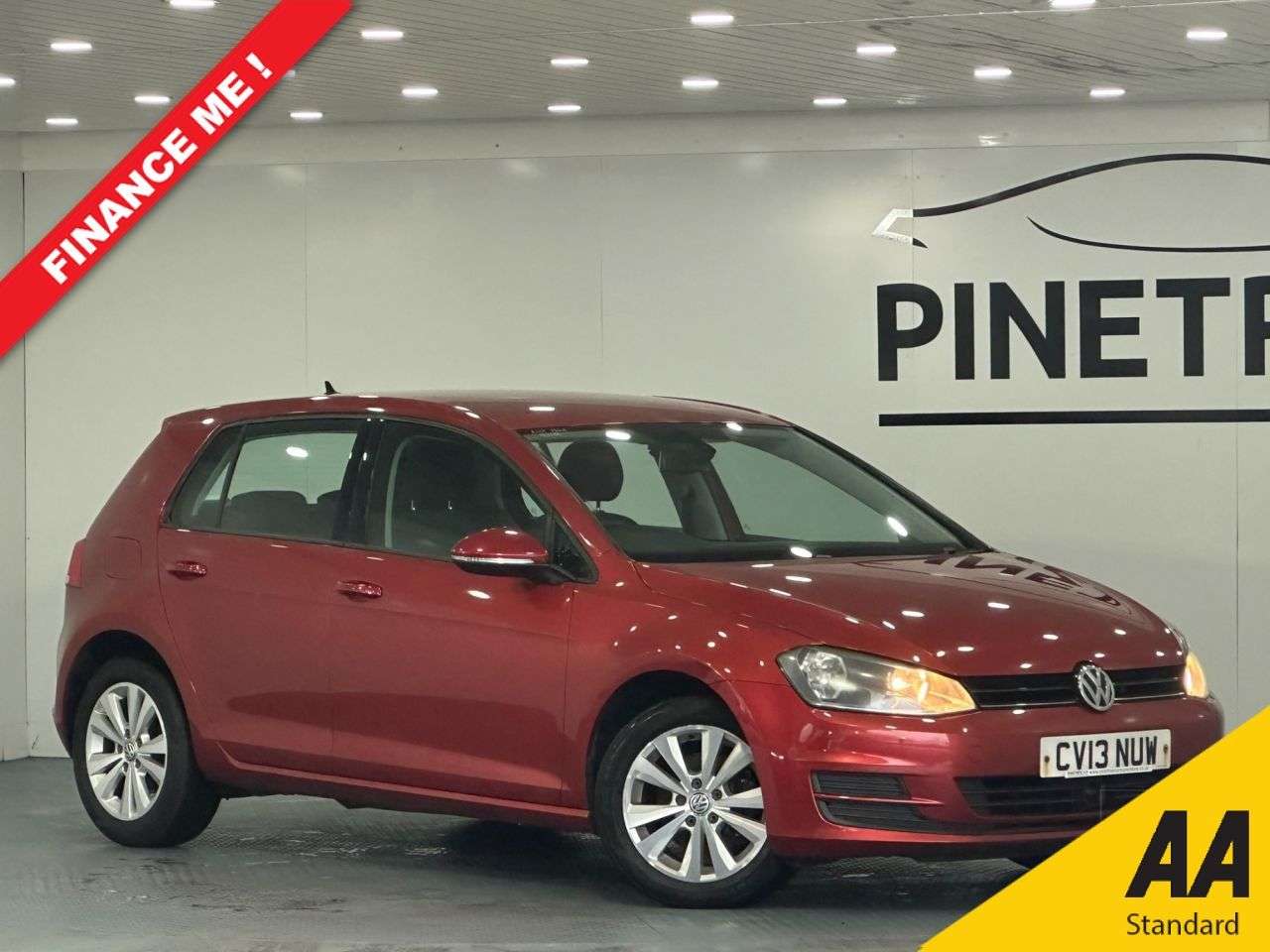 A 2013 VOLKSWAGEN GOLF 1.6 TDI BlueMotion Tech SE Hatchback 5dr Diesel Manual Euro 5 (s/s) (105 ps A 2013 VOLKSWAGEN GOLF 1.6 TDI BlueMotion Tech SE Hatchback 5dr Diesel Manual Euro 5 (s/s) (105 ps