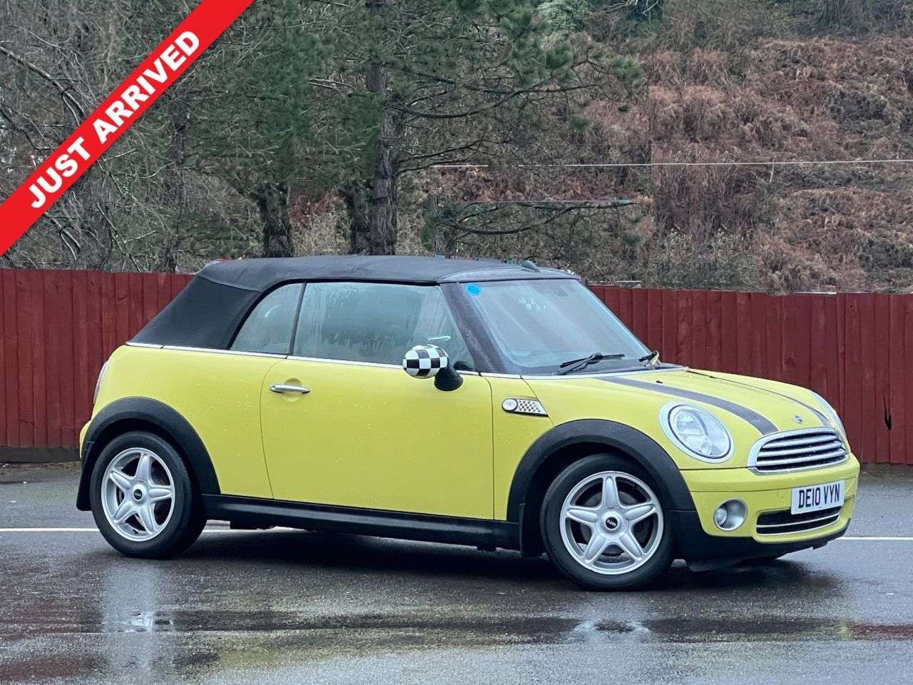A 2010 MINI CONVERTIBLE 1.6 Cooper Convertible 2dr Petrol Manual Euro 5 (122 ps) A 2010 MINI CONVERTIBLE 1.6 Cooper Convertible 2dr Petrol Manual Euro 5 (122 ps)