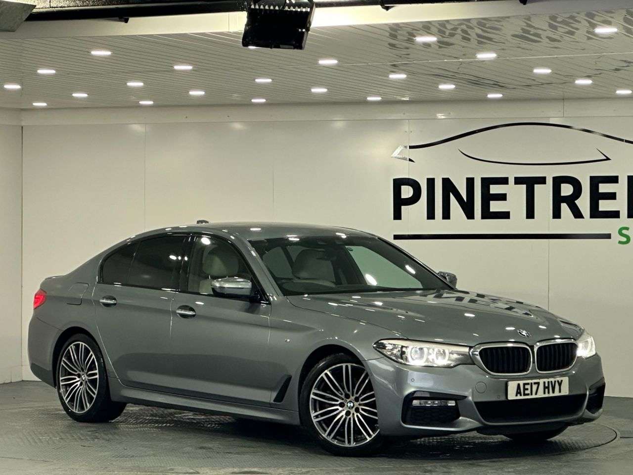 A 2017 BMW 5 SERIES 2.0 520d M Sport Saloon 4dr Diesel Auto xDrive Euro 6 (s/s) (190 ps) A 2017 BMW 5 SERIES 2.0 520d M Sport Saloon 4dr Diesel Auto xDrive Euro 6 (s/s) (190 ps)