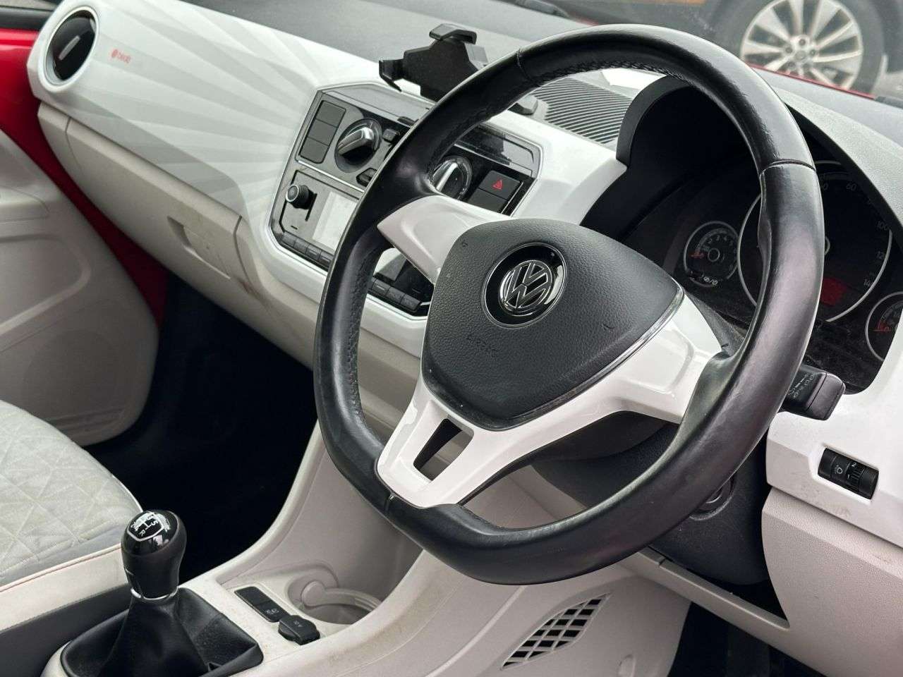 A 2017 VOLKSWAGEN UP! 1.0 up! beats Hatchback 5dr Petrol Manual Euro 6 (s/s) (60 ps) A 2017 VOLKSWAGEN UP! 1.0 up! beats Hatchback 5dr Petrol Manual Euro 6 (s/s) (60 ps)