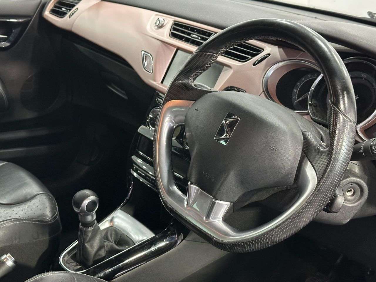 2017 DS AUTOMOBILES DS 3 2017 DS AUTOMOBILES DS 3