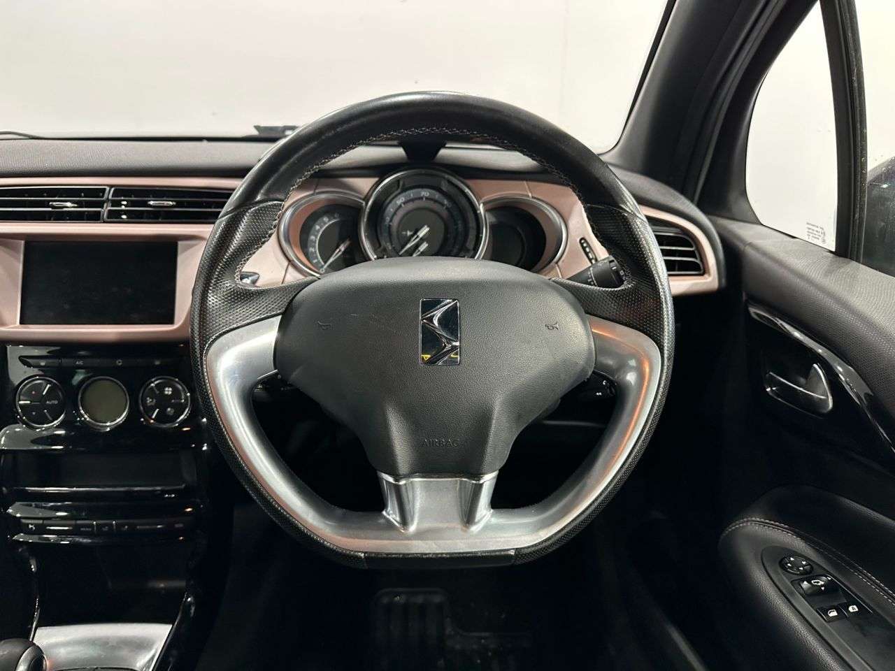 2017 DS AUTOMOBILES DS 3 2017 DS AUTOMOBILES DS 3