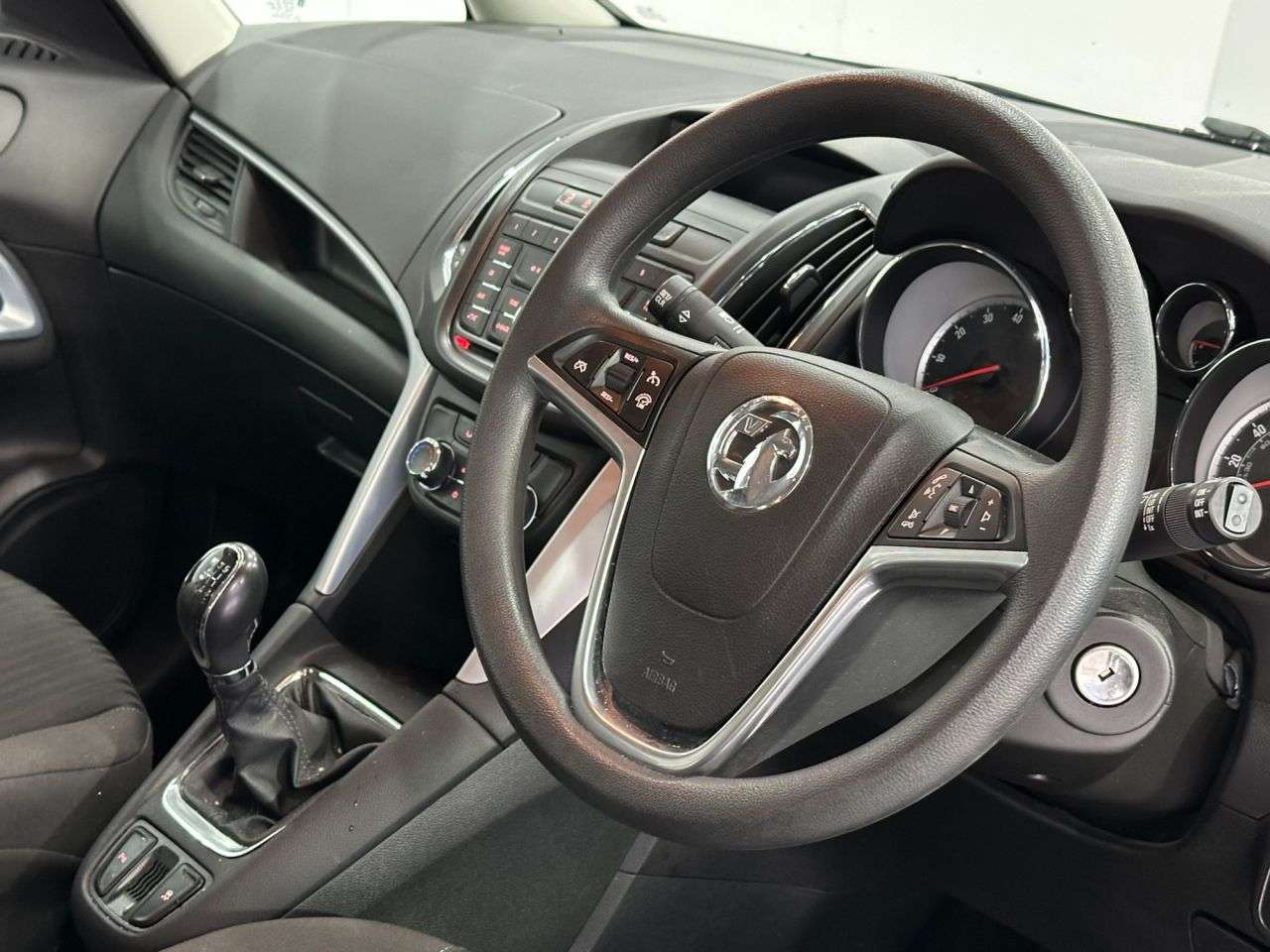 2015 VAUXHALL ZAFIRA TOURER 2015 VAUXHALL ZAFIRA TOURER