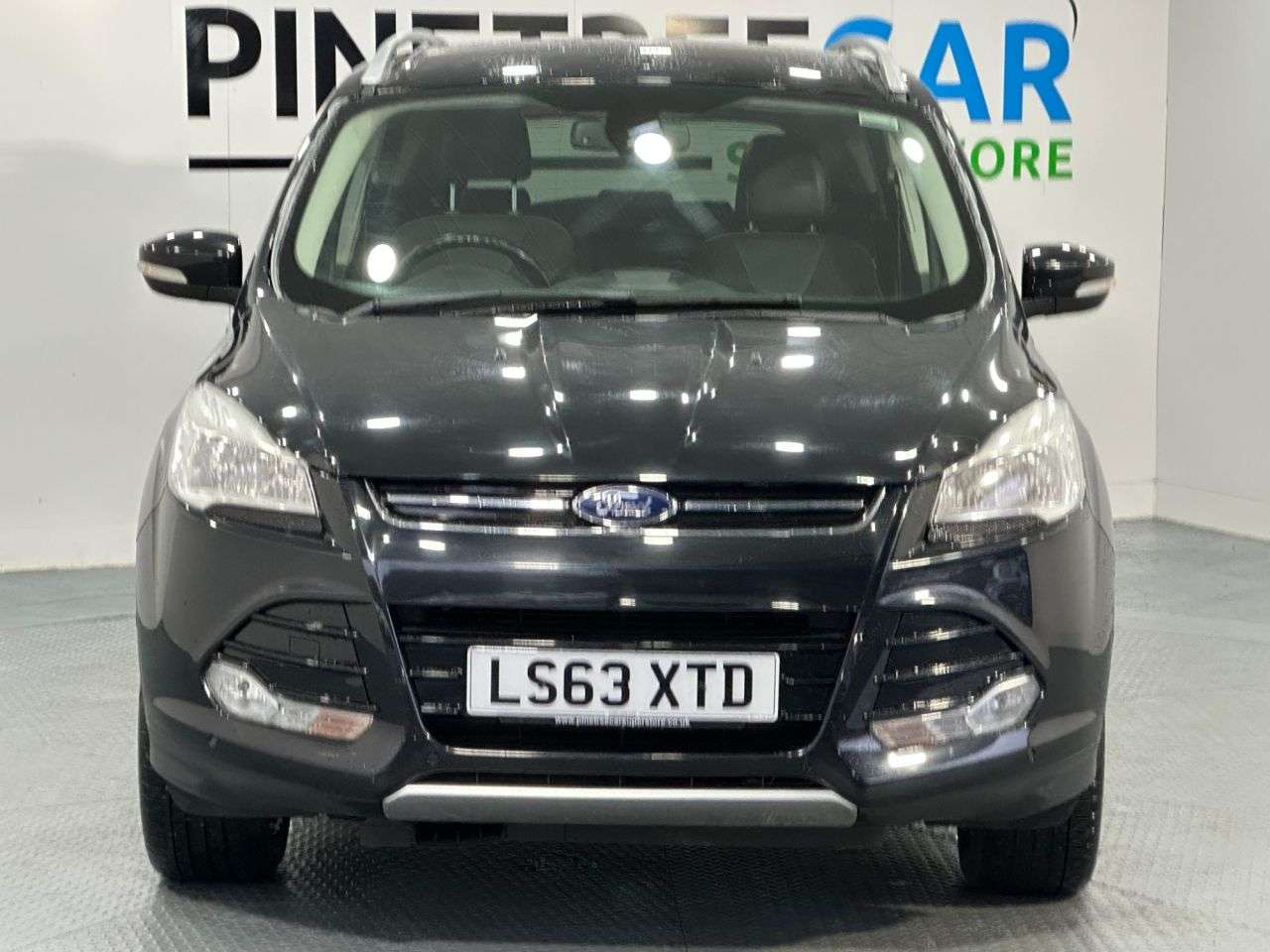 A 2014 FORD KUGA 2.0 TDCi Titanium SUV 5dr Diesel Manual AWD Euro 5 (163 ps) A 2014 FORD KUGA 2.0 TDCi Titanium SUV 5dr Diesel Manual AWD Euro 5 (163 ps)