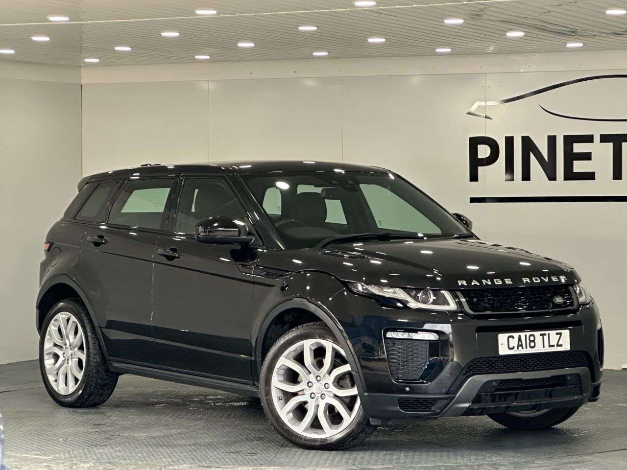 A 2018 LAND ROVER RANGE ROVER EVOQUE 2.0 TD4 HSE Dynamic SUV 5dr Diesel Auto 4WD Euro 6 (s/s) (180 ps) A 2018 LAND ROVER RANGE ROVER EVOQUE 2.0 TD4 HSE Dynamic SUV 5dr Diesel Auto 4WD Euro 6 (s/s) (180 ps)