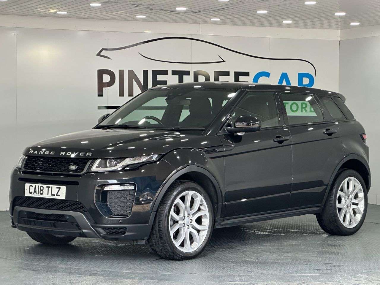 A 2018 LAND ROVER RANGE ROVER EVOQUE 2.0 TD4 HSE Dynamic SUV 5dr Diesel Auto 4WD Euro 6 (s/s) (180 ps) A 2018 LAND ROVER RANGE ROVER EVOQUE 2.0 TD4 HSE Dynamic SUV 5dr Diesel Auto 4WD Euro 6 (s/s) (180 ps)