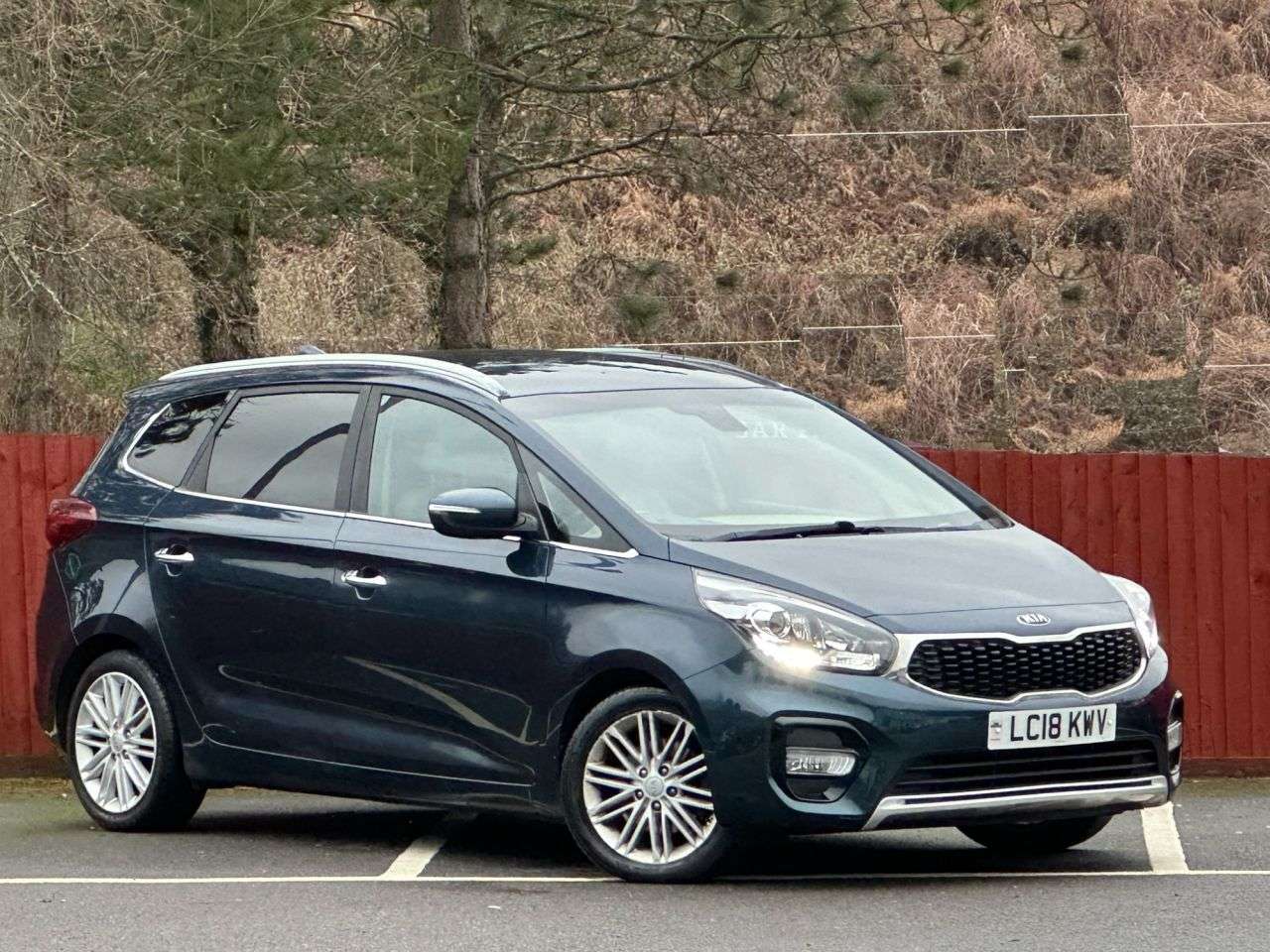 A 2018 KIA CARENS 1.7 CRDi 3 MPV 5dr Diesel Manual Euro 6 (s/s) (139 bhp) A 2018 KIA CARENS 1.7 CRDi 3 MPV 5dr Diesel Manual Euro 6 (s/s) (139 bhp)