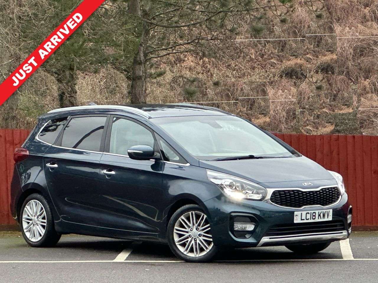 A 2018 KIA CARENS 1.7 CRDi 3 MPV 5dr Diesel Manual Euro 6 (s/s) (139 bhp) A 2018 KIA CARENS 1.7 CRDi 3 MPV 5dr Diesel Manual Euro 6 (s/s) (139 bhp)