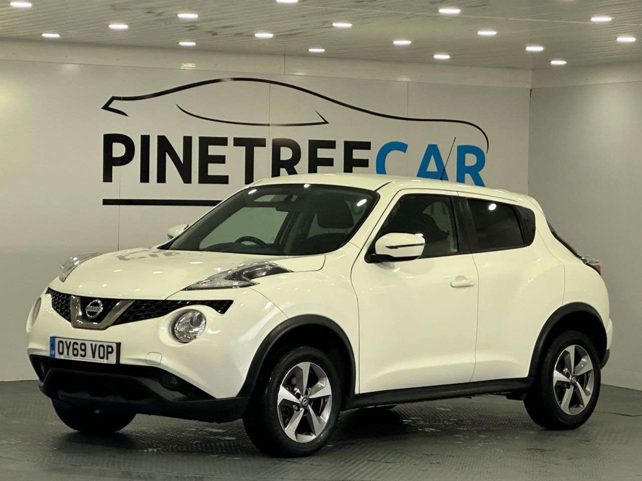 A 2019 NISSAN JUKE 1.6 Acenta SUV 5dr Petrol Manual Euro 6 (112 ps) A 2019 NISSAN JUKE 1.6 Acenta SUV 5dr Petrol Manual Euro 6 (112 ps)