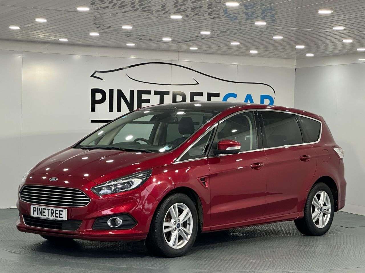 A 2017 FORD S-MAX 2.0 TDCi Titanium MPV 5dr Diesel Powershift Euro 6 (s/s) (180 ps) A 2017 FORD S-MAX 2.0 TDCi Titanium MPV 5dr Diesel Powershift Euro 6 (s/s) (180 ps)