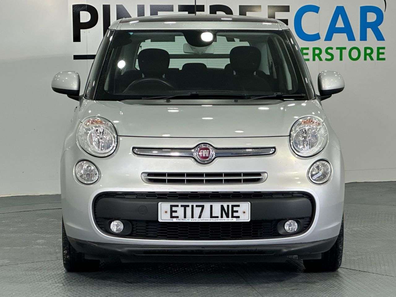 A 2017 FIAT 500L 1.4 Lounge MPV 5dr Petrol Manual Euro 6 (95 bhp) A 2017 FIAT 500L 1.4 Lounge MPV 5dr Petrol Manual Euro 6 (95 bhp)