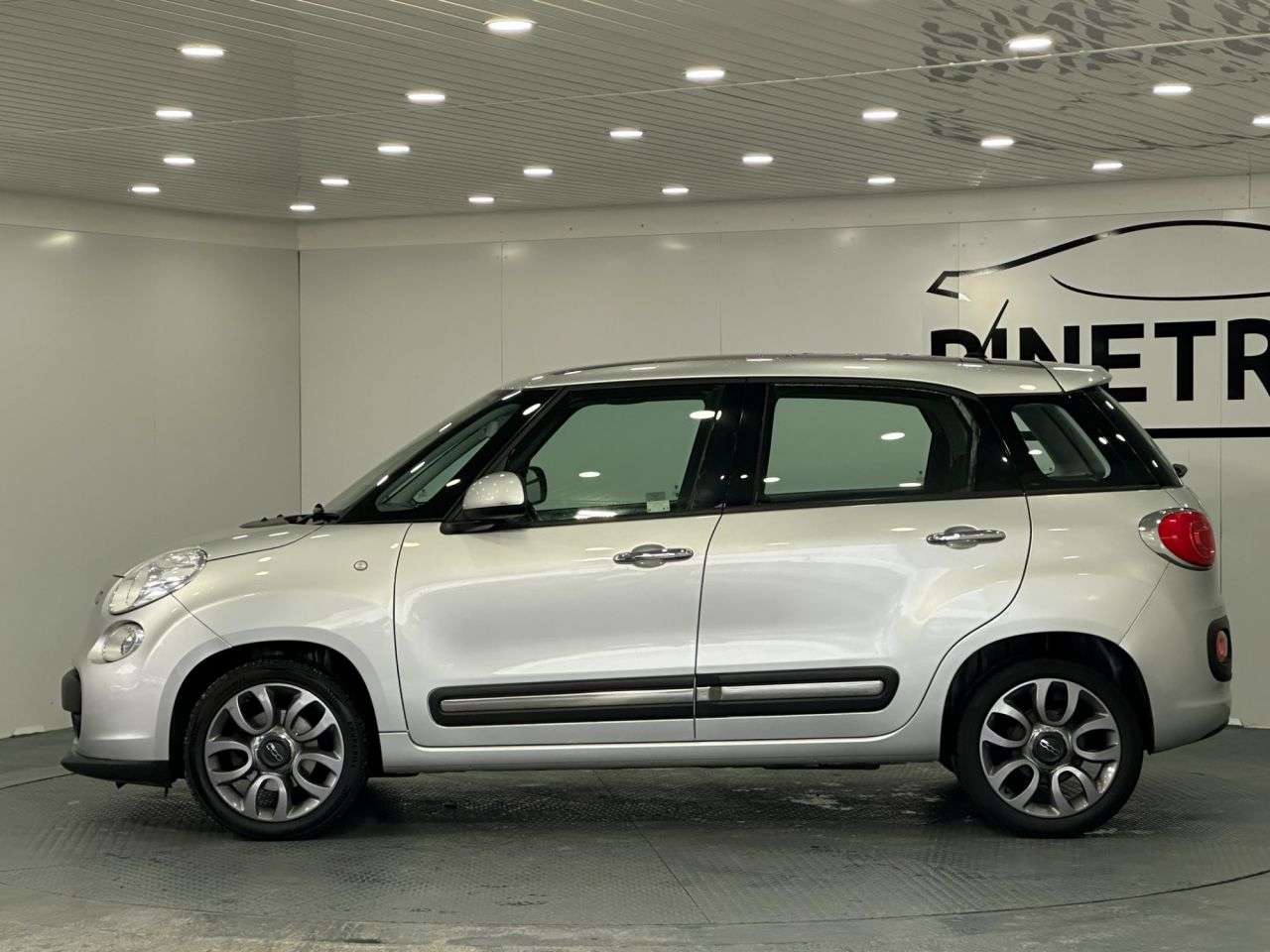 2017 FIAT 500L 2017 FIAT 500L