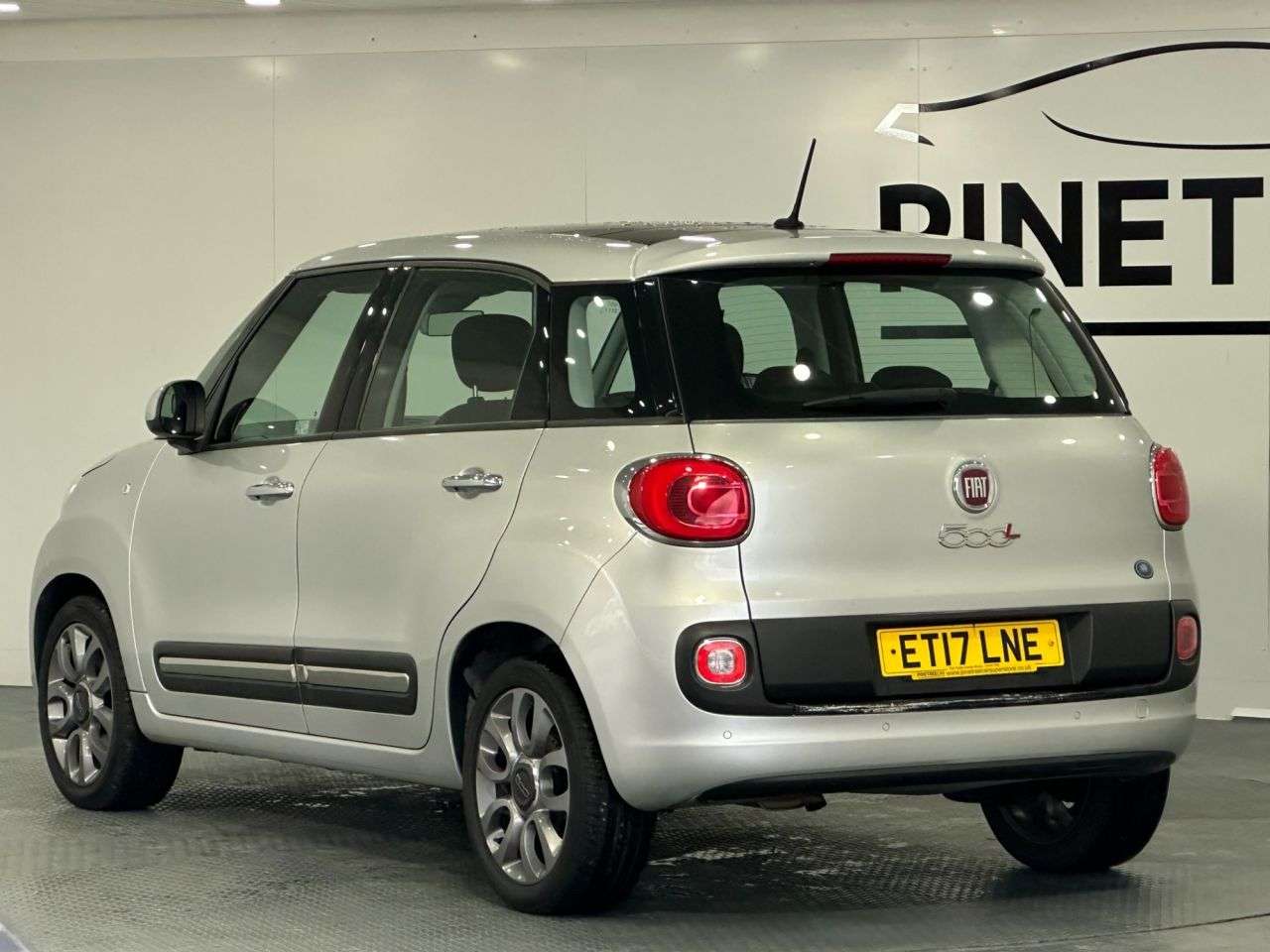 2017 FIAT 500L 2017 FIAT 500L