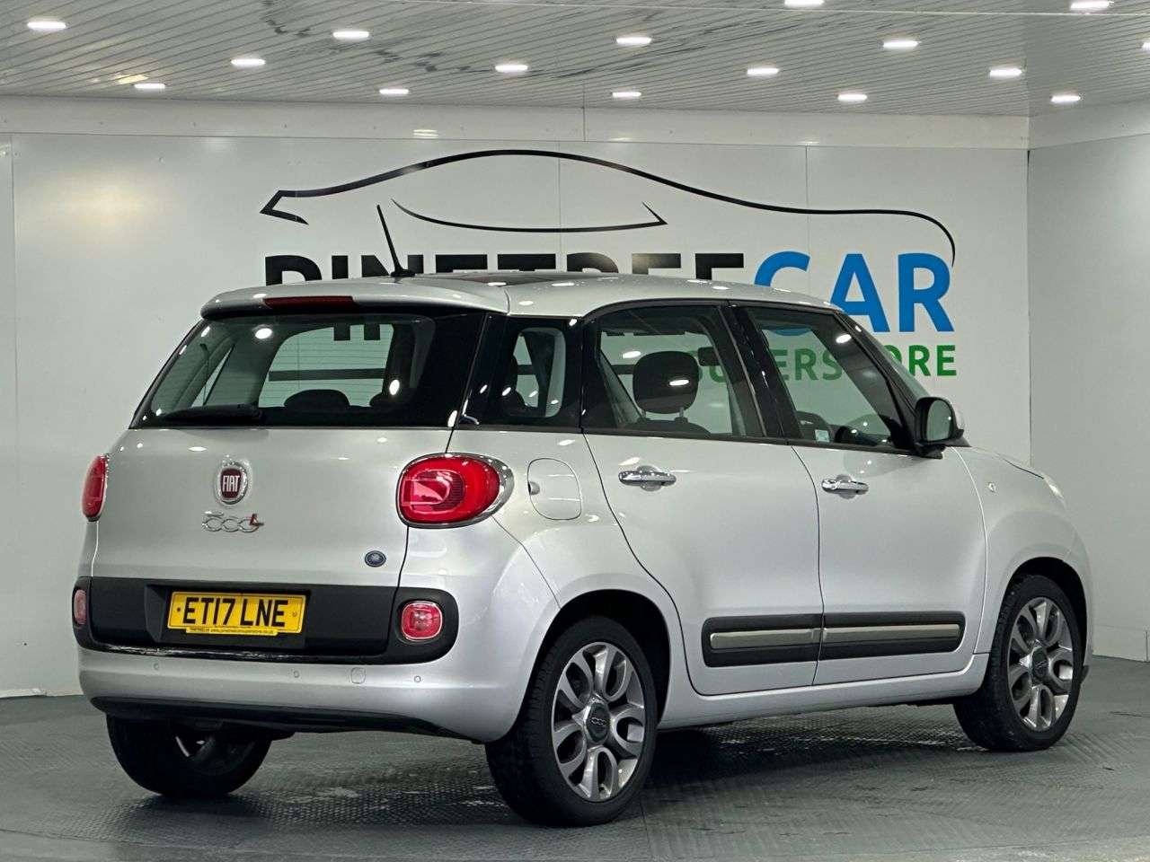 2017 FIAT 500L 2017 FIAT 500L