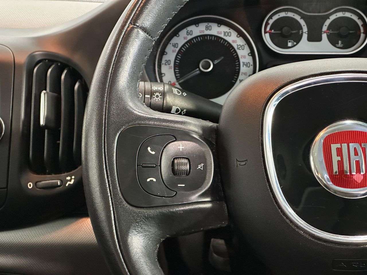 2017 FIAT 500L 2017 FIAT 500L