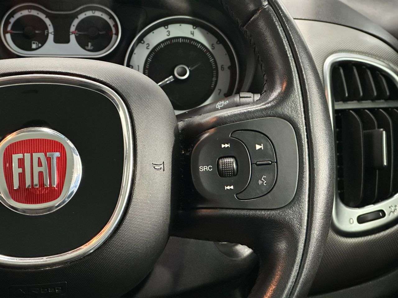 2017 FIAT 500L 2017 FIAT 500L