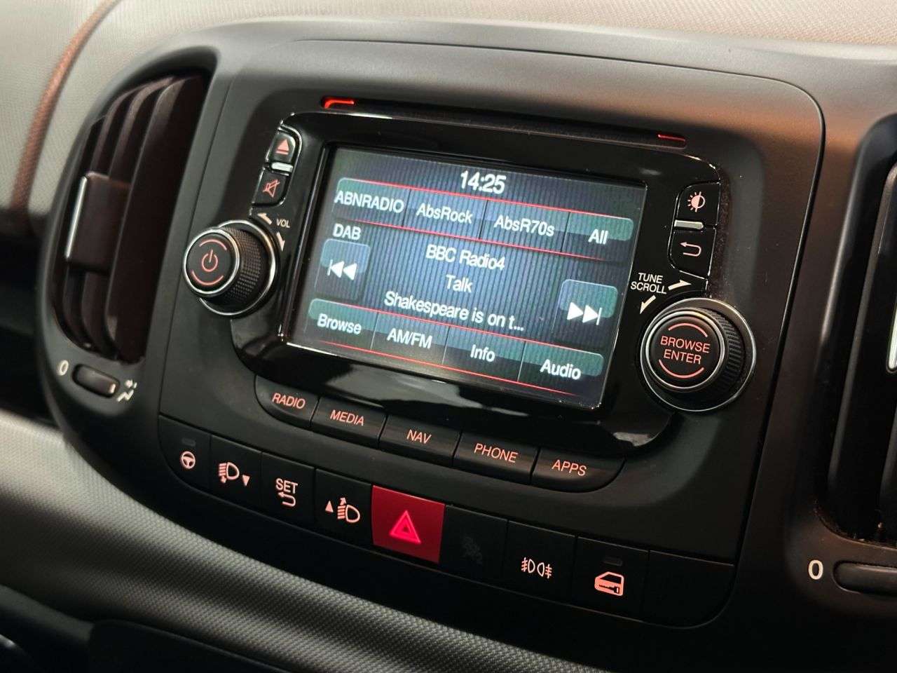 2017 FIAT 500L 2017 FIAT 500L