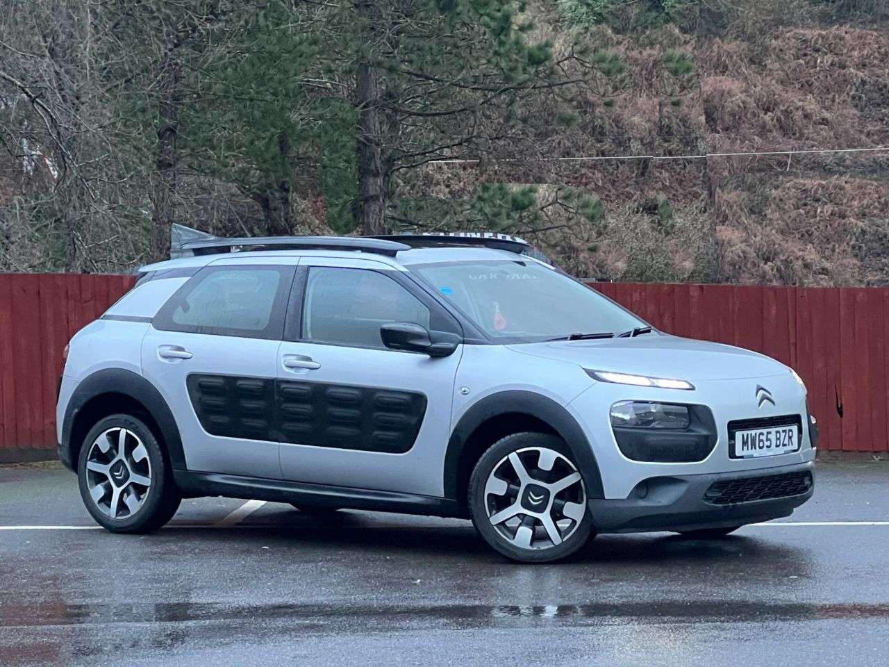 A 2015 CITROEN C4 CACTUS 1.2 PureTech Feel Hatchback 5dr Petrol Manual Euro 6 (s/s) (110 ps) A 2015 CITROEN C4 CACTUS 1.2 PureTech Feel Hatchback 5dr Petrol Manual Euro 6 (s/s) (110 ps)
