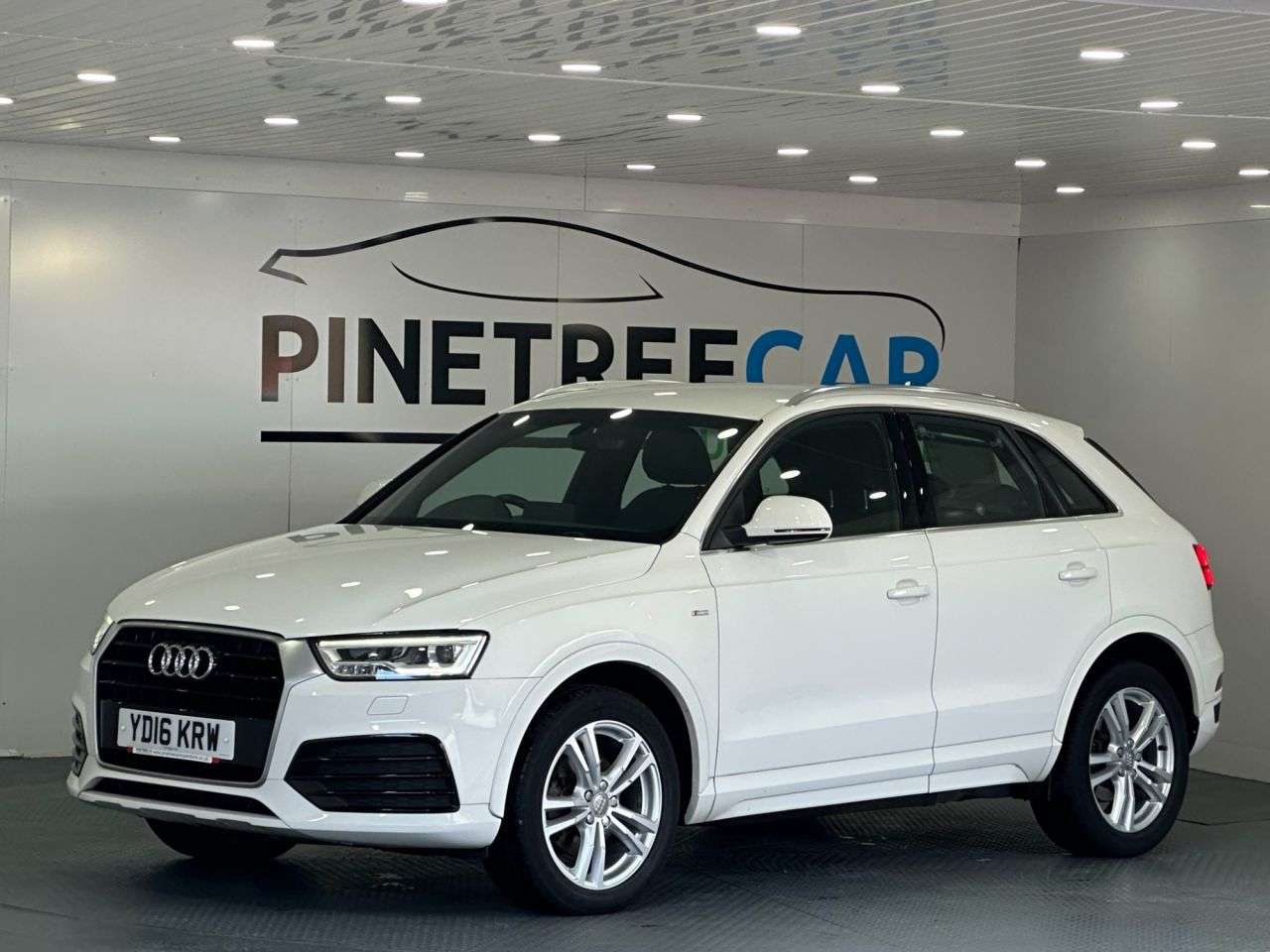 A 2016 AUDI Q3 2.0 TDI S line SUV 5dr Diesel Manual Euro 6 (s/s) (Nav) (150 ps) A 2016 AUDI Q3 2.0 TDI S line SUV 5dr Diesel Manual Euro 6 (s/s) (Nav) (150 ps)