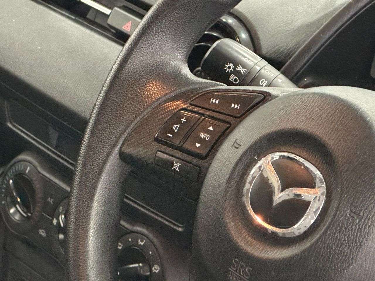 2015 MAZDA MAZDA2 2015 MAZDA MAZDA2