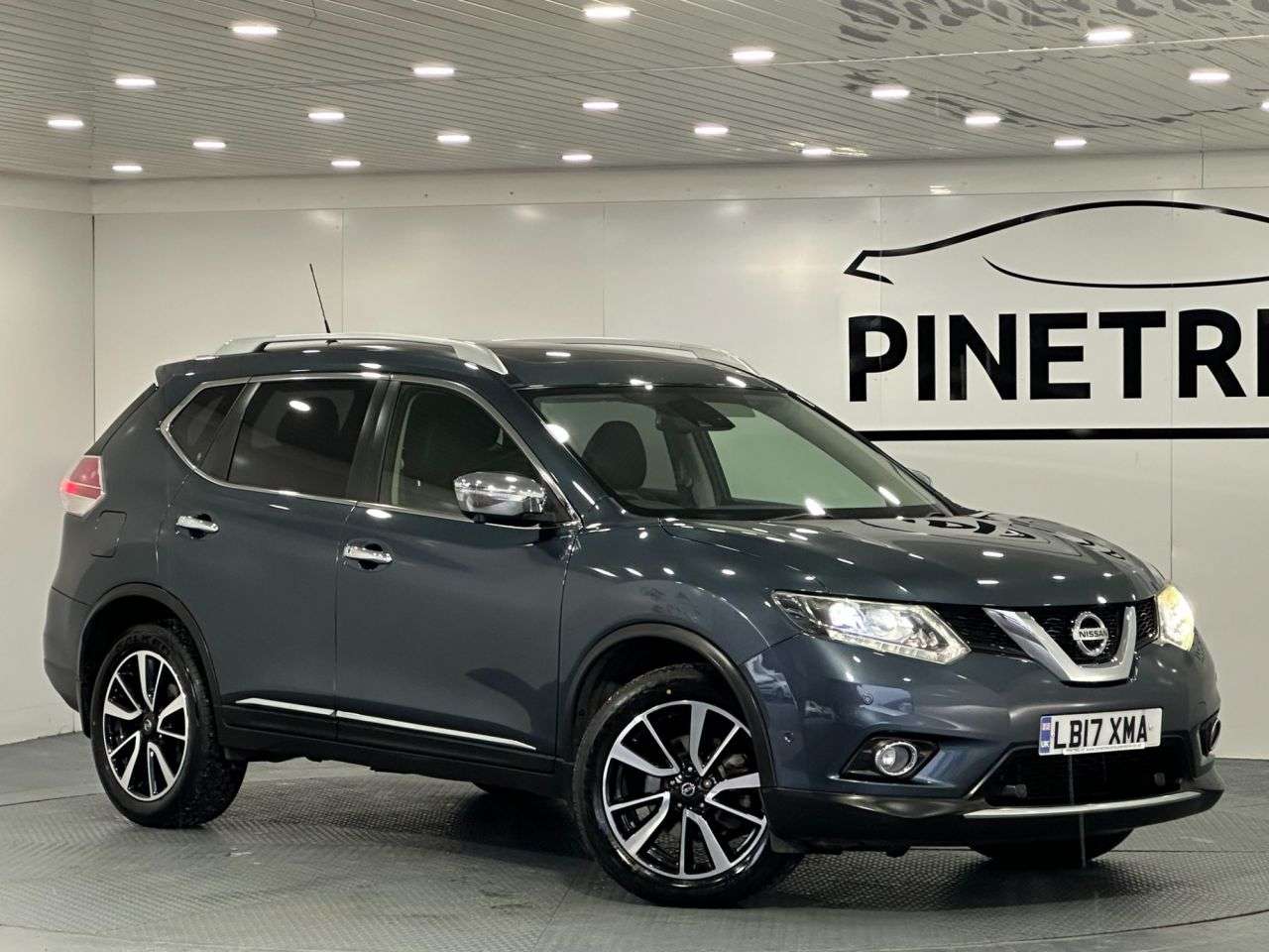 A 2017 NISSAN X-TRAIL 1.6 dCi Tekna SUV 5dr Diesel XTRON Euro 6 (s/s) (130 ps) A 2017 NISSAN X-TRAIL 1.6 dCi Tekna SUV 5dr Diesel XTRON Euro 6 (s/s) (130 ps)