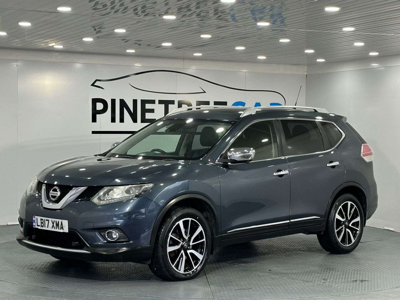 A 2017 NISSAN X-TRAIL 1.6 dCi Tekna SUV 5dr Diesel XTRON Euro 6 (s/s) (130 ps) A 2017 NISSAN X-TRAIL 1.6 dCi Tekna SUV 5dr Diesel XTRON Euro 6 (s/s) (130 ps)