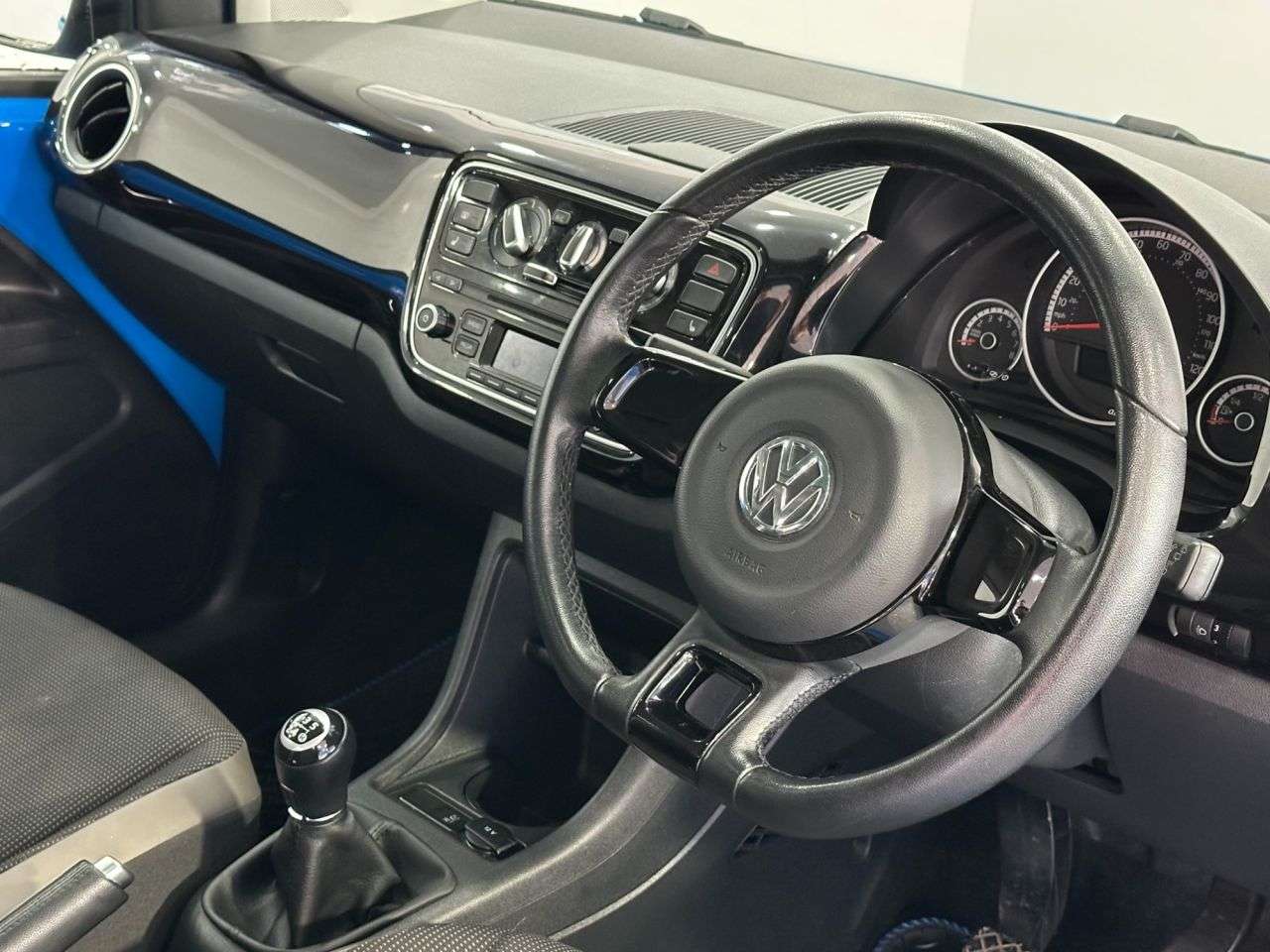 2015 VOLKSWAGEN UP! 2015 VOLKSWAGEN UP!