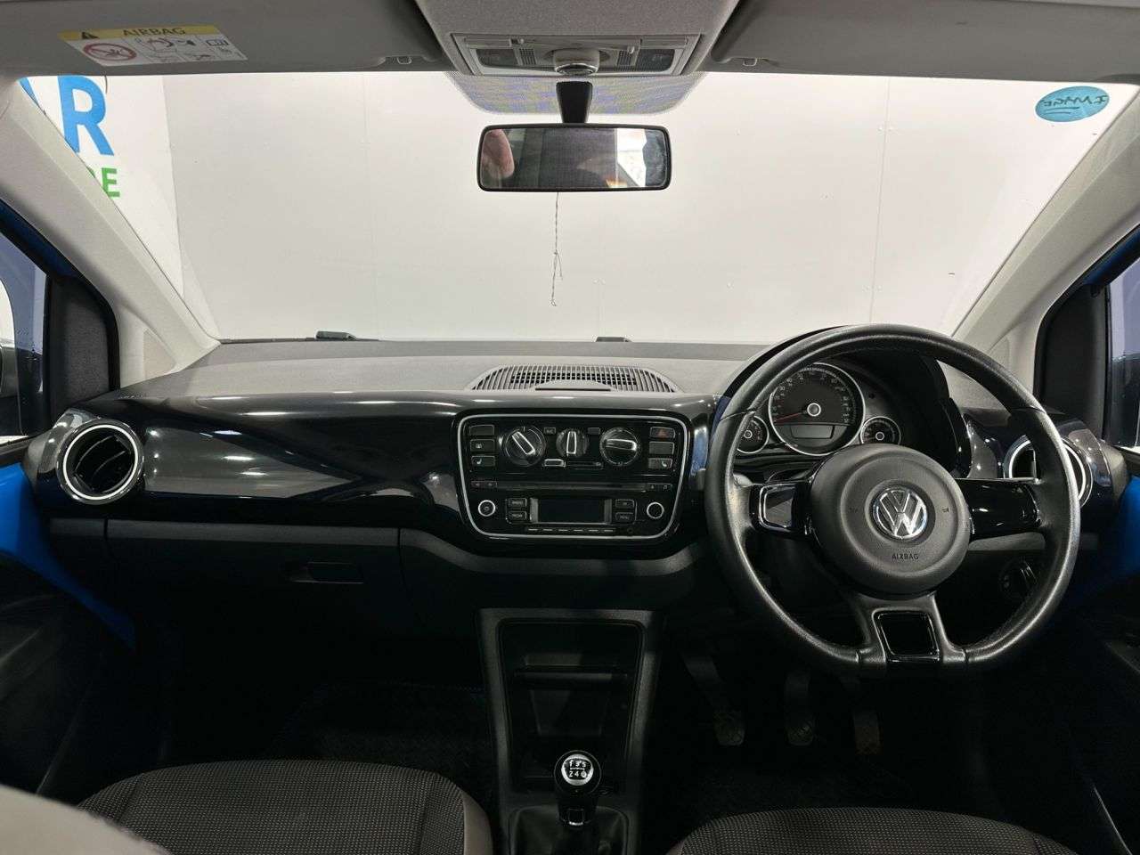 2015 VOLKSWAGEN UP! 2015 VOLKSWAGEN UP!