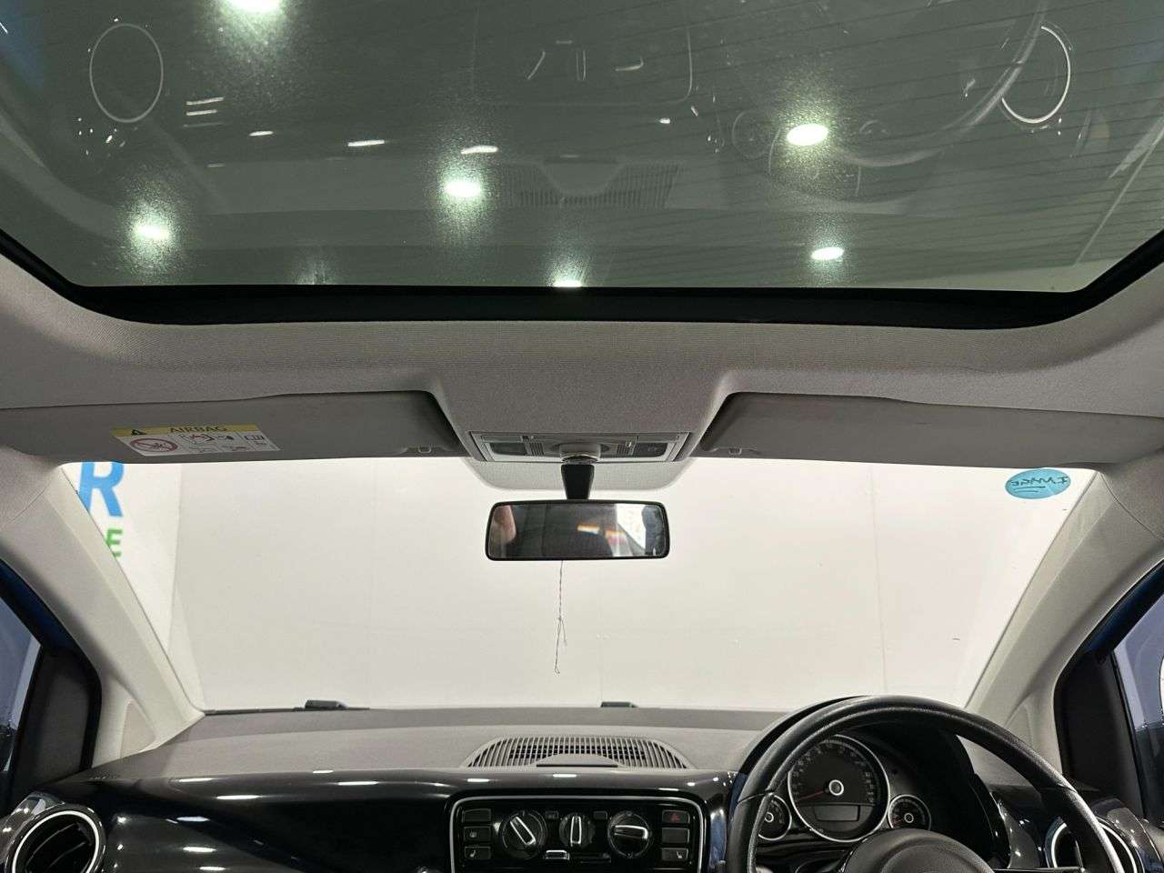 2015 VOLKSWAGEN UP! 2015 VOLKSWAGEN UP!