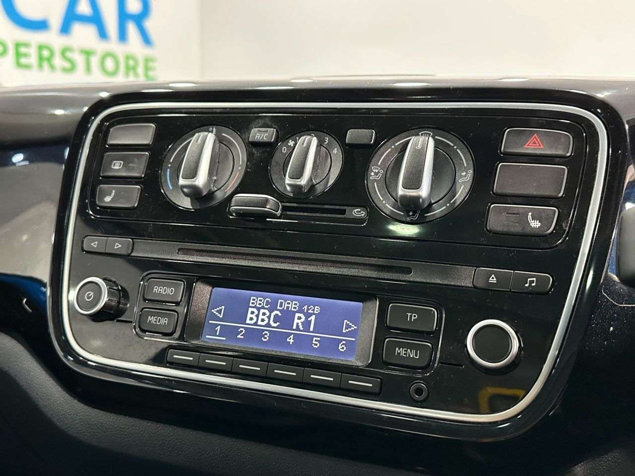 2015 VOLKSWAGEN UP! 2015 VOLKSWAGEN UP!