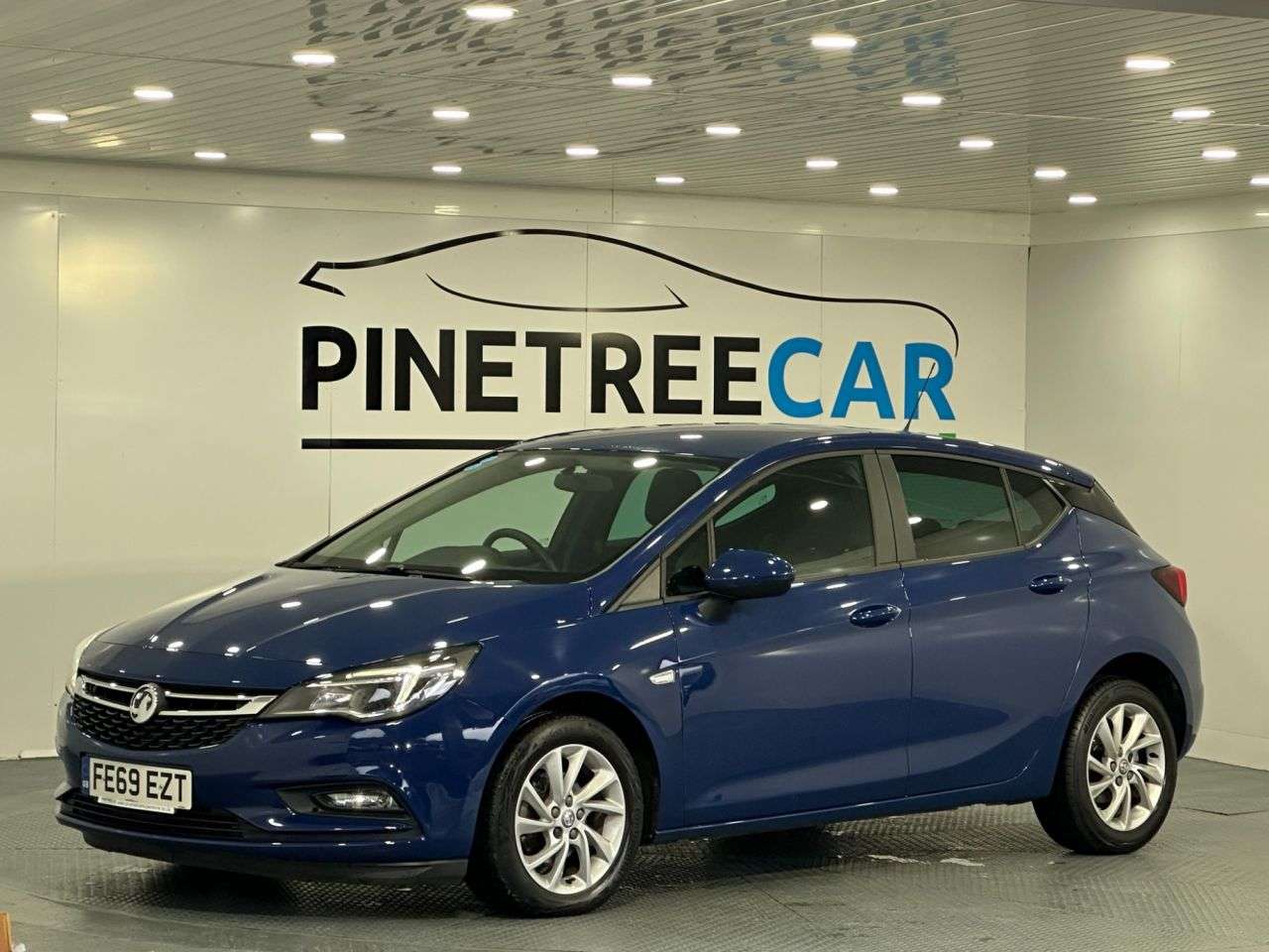 A 2019 VAUXHALL ASTRA 1.6 CDTi ecoTEC BlueInjection Design Hatchback 5dr Diesel Manual Euro 6 (s/ A 2019 VAUXHALL ASTRA 1.6 CDTi ecoTEC BlueInjection Design Hatchback 5dr Diesel Manual Euro 6 (s/