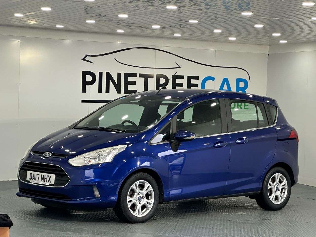 A 2017 FORD B-MAX 1.6 Zetec Navigator MPV 5dr Petrol Powershift Euro 6 (105 ps) A 2017 FORD B-MAX 1.6 Zetec Navigator MPV 5dr Petrol Powershift Euro 6 (105 ps)