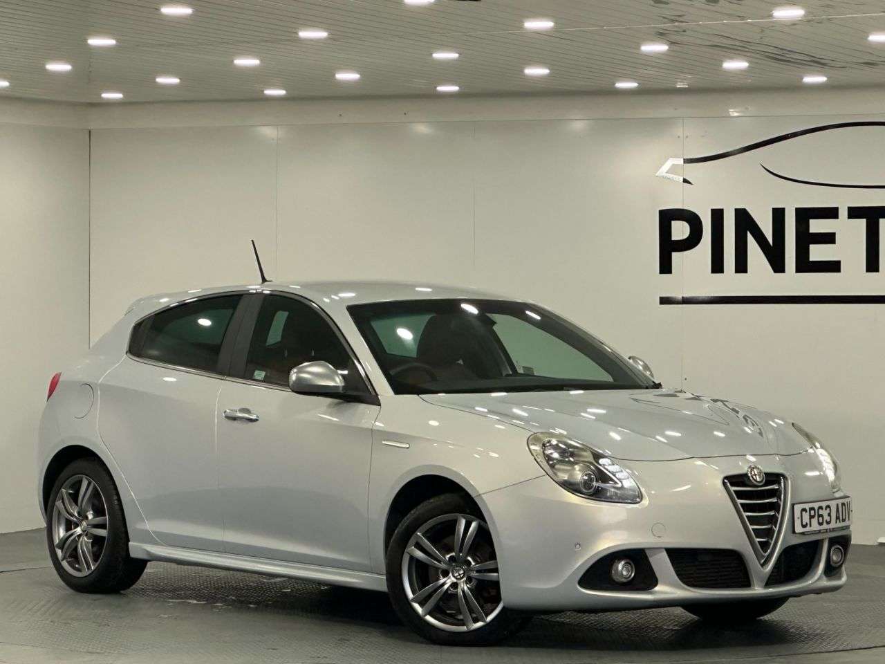 A 2014 ALFA ROMEO GIULIETTA 2.0 JTDM-2 Exclusive Hatchback 5dr Diesel Manual Euro 5 (s/s) (150 bhp) A 2014 ALFA ROMEO GIULIETTA 2.0 JTDM-2 Exclusive Hatchback 5dr Diesel Manual Euro 5 (s/s) (150 bhp)