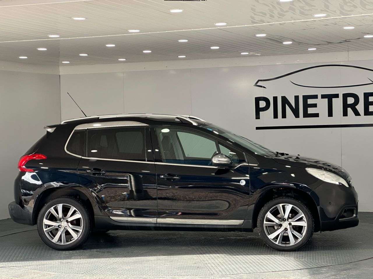 2015 PEUGEOT 2008 2015 PEUGEOT 2008