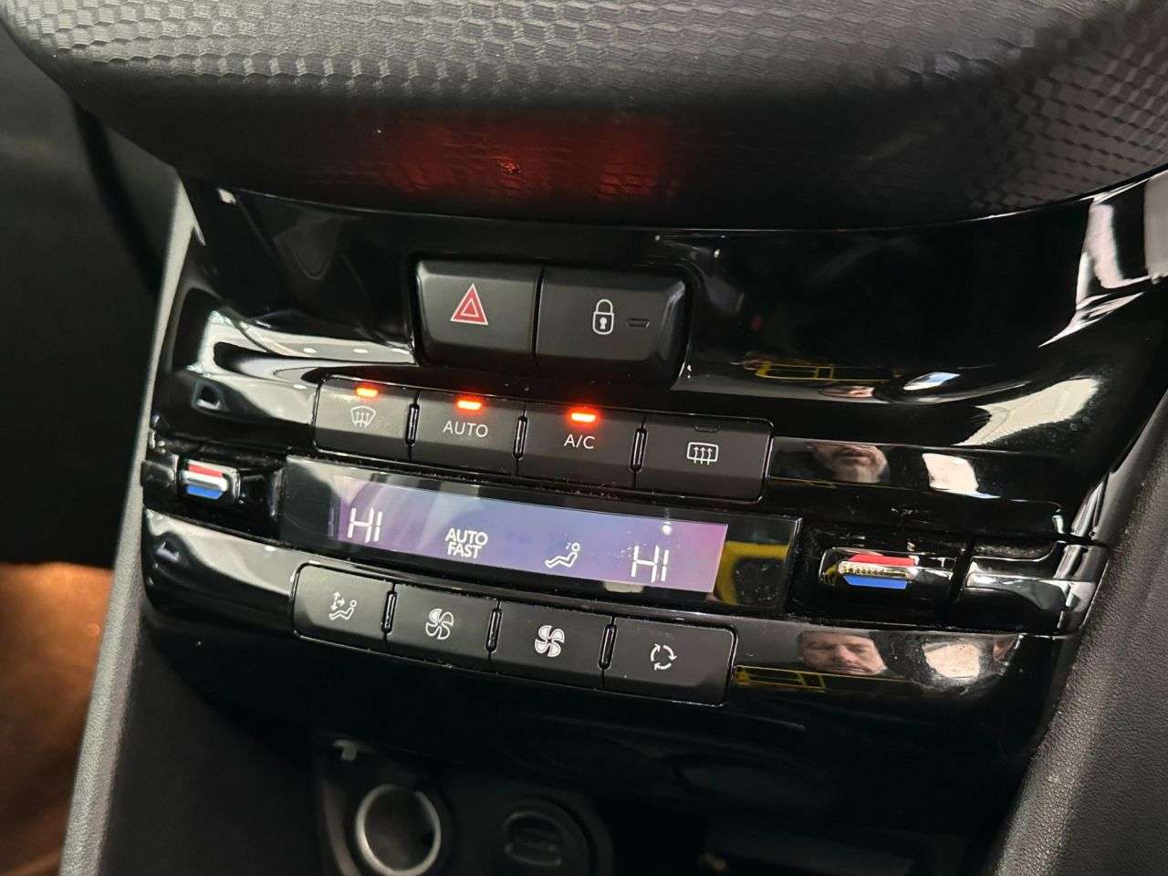 2015 PEUGEOT 2008 2015 PEUGEOT 2008