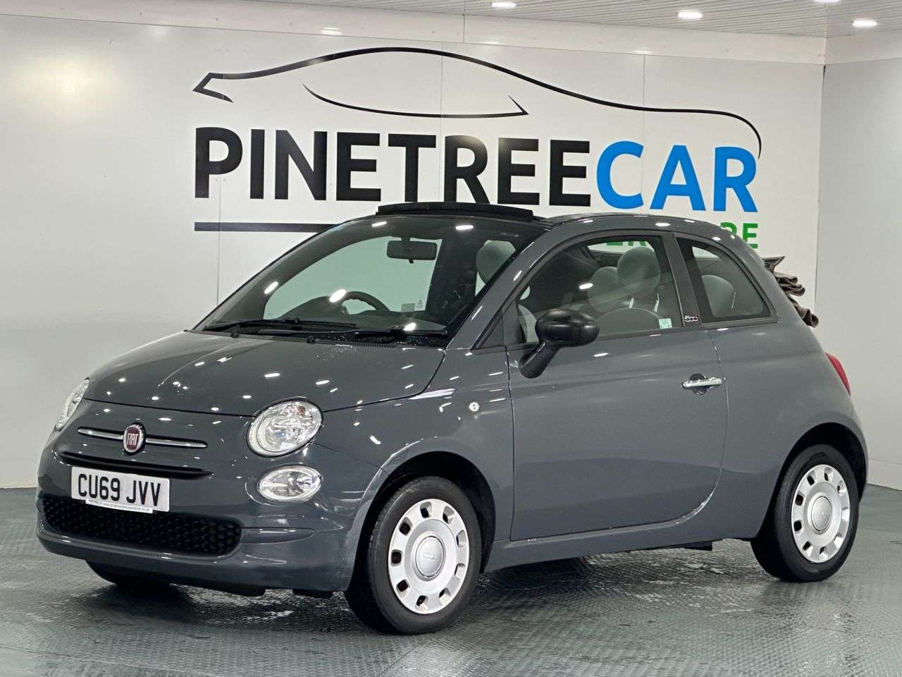 A 2020 FIAT 500C 1.2 Pop Convertible 2dr Petrol Manual Euro 6 (s/s) (69 bhp) A 2020 FIAT 500C 1.2 Pop Convertible 2dr Petrol Manual Euro 6 (s/s) (69 bhp)
