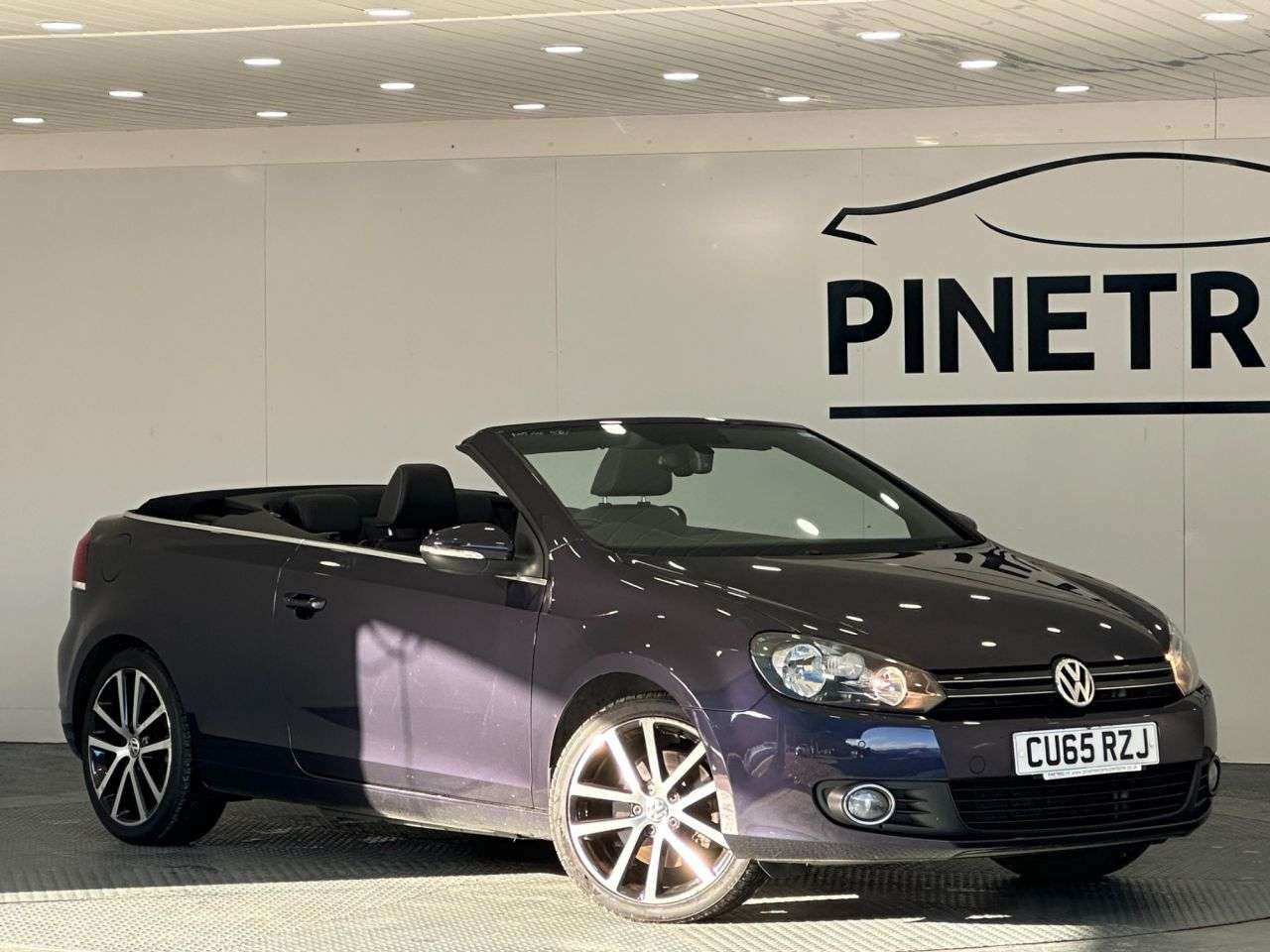 A 2015 VOLKSWAGEN GOLF 2.0 TDI BlueMotion Tech GT Cabriolet 2dr Diesel Manual Euro 5 (s/s) (140 ps A 2015 VOLKSWAGEN GOLF 2.0 TDI BlueMotion Tech GT Cabriolet 2dr Diesel Manual Euro 5 (s/s) (140 ps