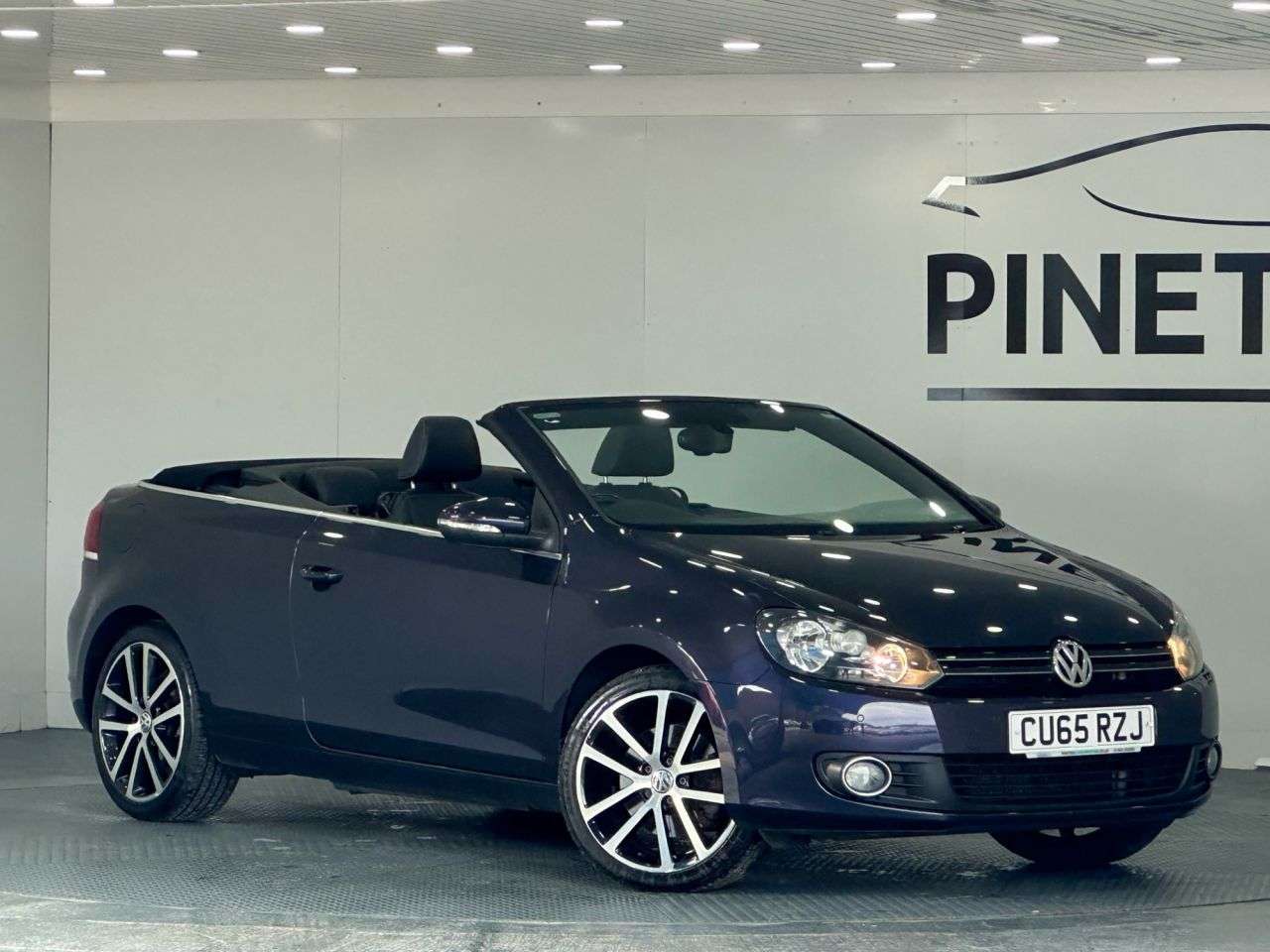 A 2015 VOLKSWAGEN GOLF 2.0 TDI BlueMotion Tech GT Cabriolet 2dr Diesel Manual Euro 5 (s/s) (140 ps A 2015 VOLKSWAGEN GOLF 2.0 TDI BlueMotion Tech GT Cabriolet 2dr Diesel Manual Euro 5 (s/s) (140 ps