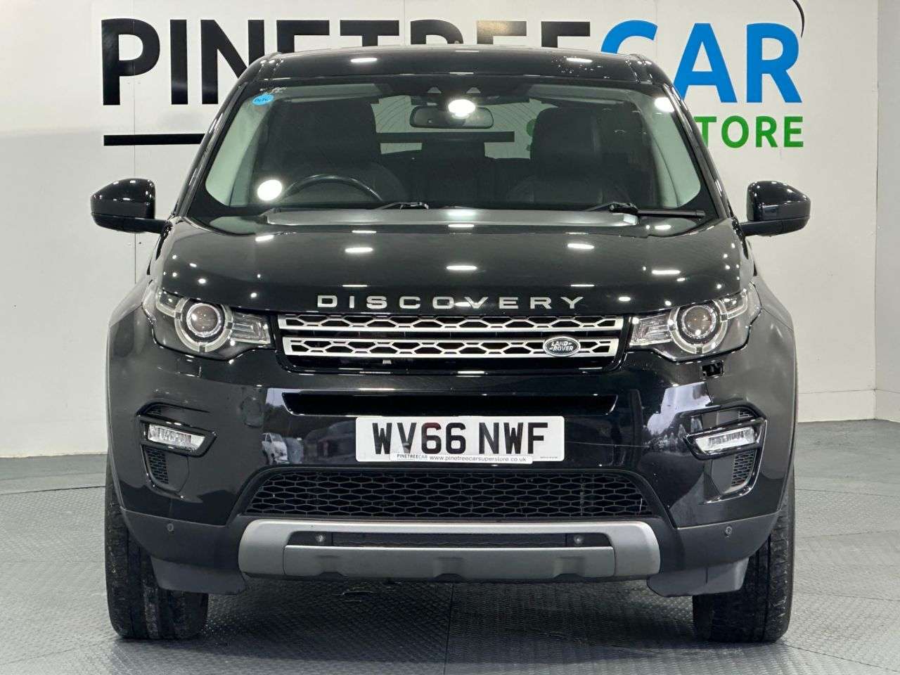 A 2016 LAND ROVER DISCOVERY SPORT 2.0 TD4 HSE SUV 5dr Diesel Auto 4WD Euro 6 (s/s) (180 ps) A 2016 LAND ROVER DISCOVERY SPORT 2.0 TD4 HSE SUV 5dr Diesel Auto 4WD Euro 6 (s/s) (180 ps)