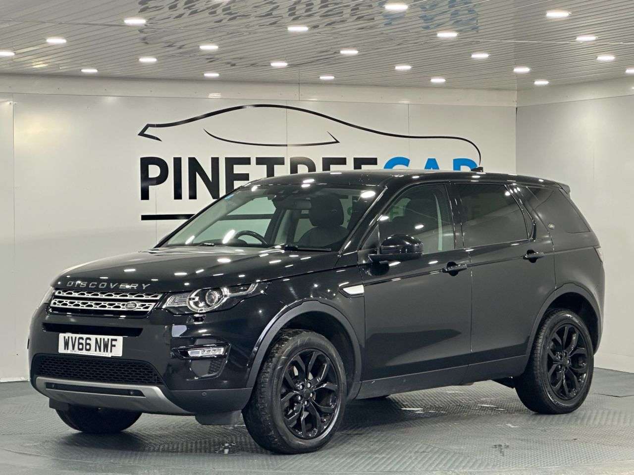 A 2016 LAND ROVER DISCOVERY SPORT 2.0 TD4 HSE SUV 5dr Diesel Auto 4WD Euro 6 (s/s) (180 ps) A 2016 LAND ROVER DISCOVERY SPORT 2.0 TD4 HSE SUV 5dr Diesel Auto 4WD Euro 6 (s/s) (180 ps)