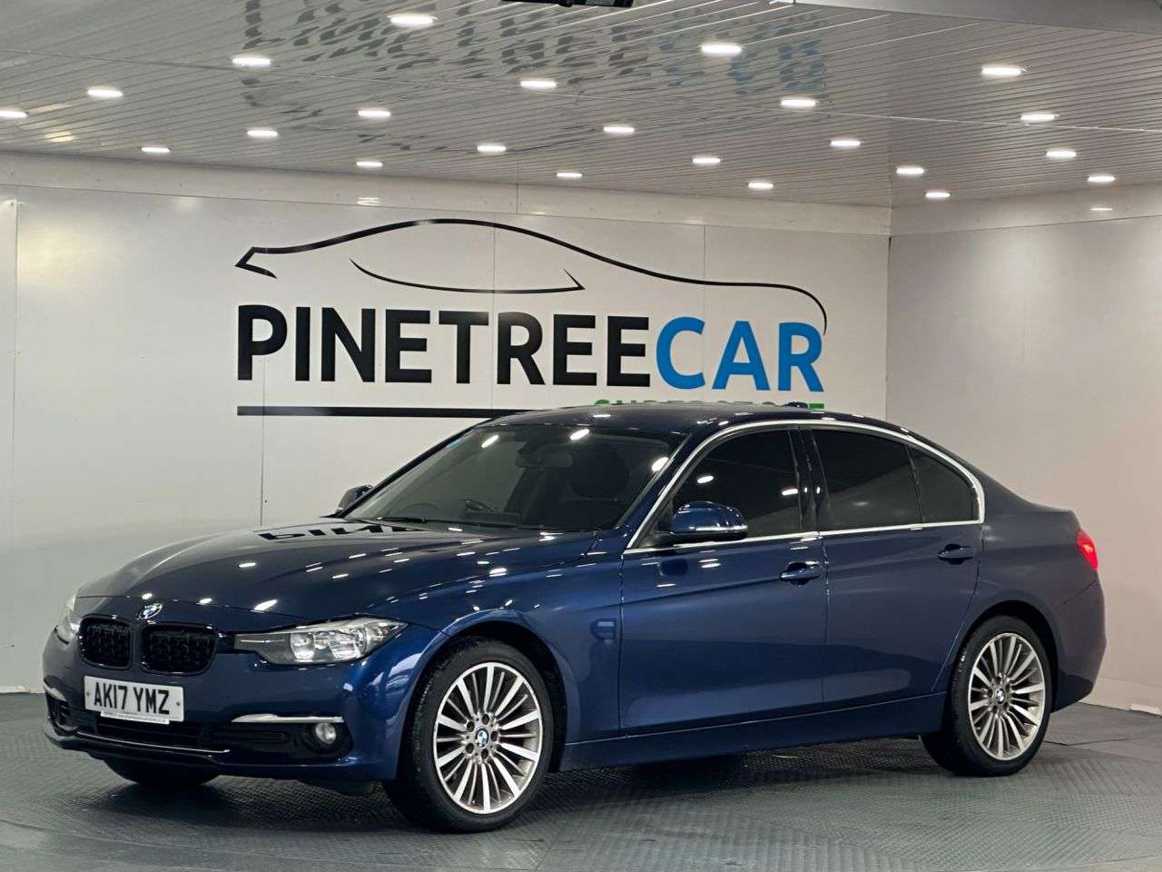 A 2017 BMW 3 SERIES 2.0 320d Luxury Saloon 4dr Diesel Auto Euro 6 (s/s) (190 ps) A 2017 BMW 3 SERIES 2.0 320d Luxury Saloon 4dr Diesel Auto Euro 6 (s/s) (190 ps)